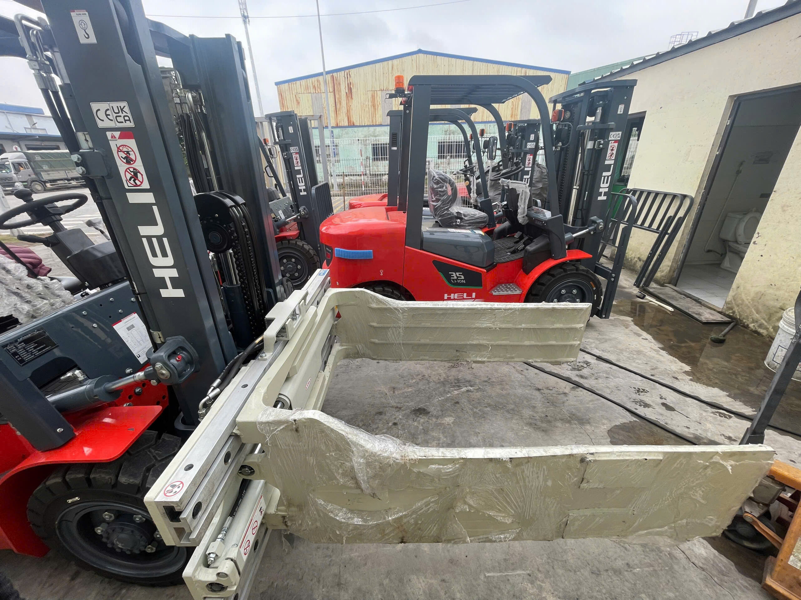 Bộ kẹp vuông dành cho xe nâng