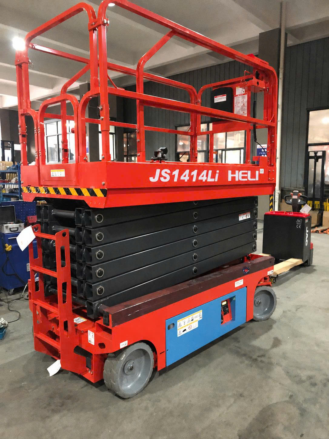 xe nâng người 14m