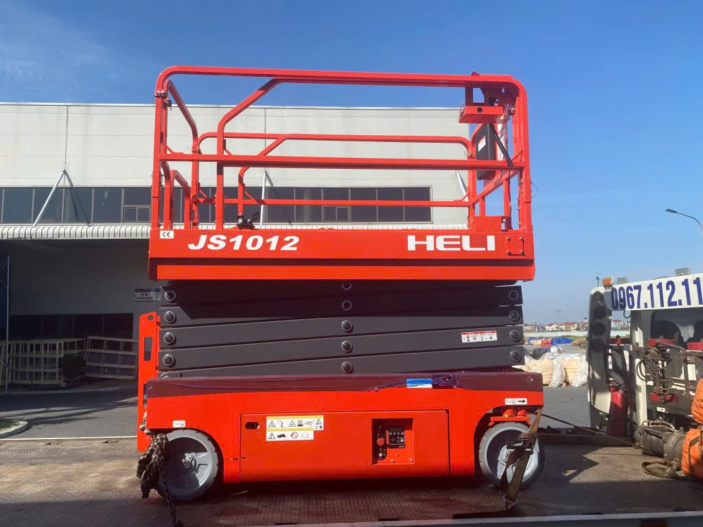 Xe nâng người 10